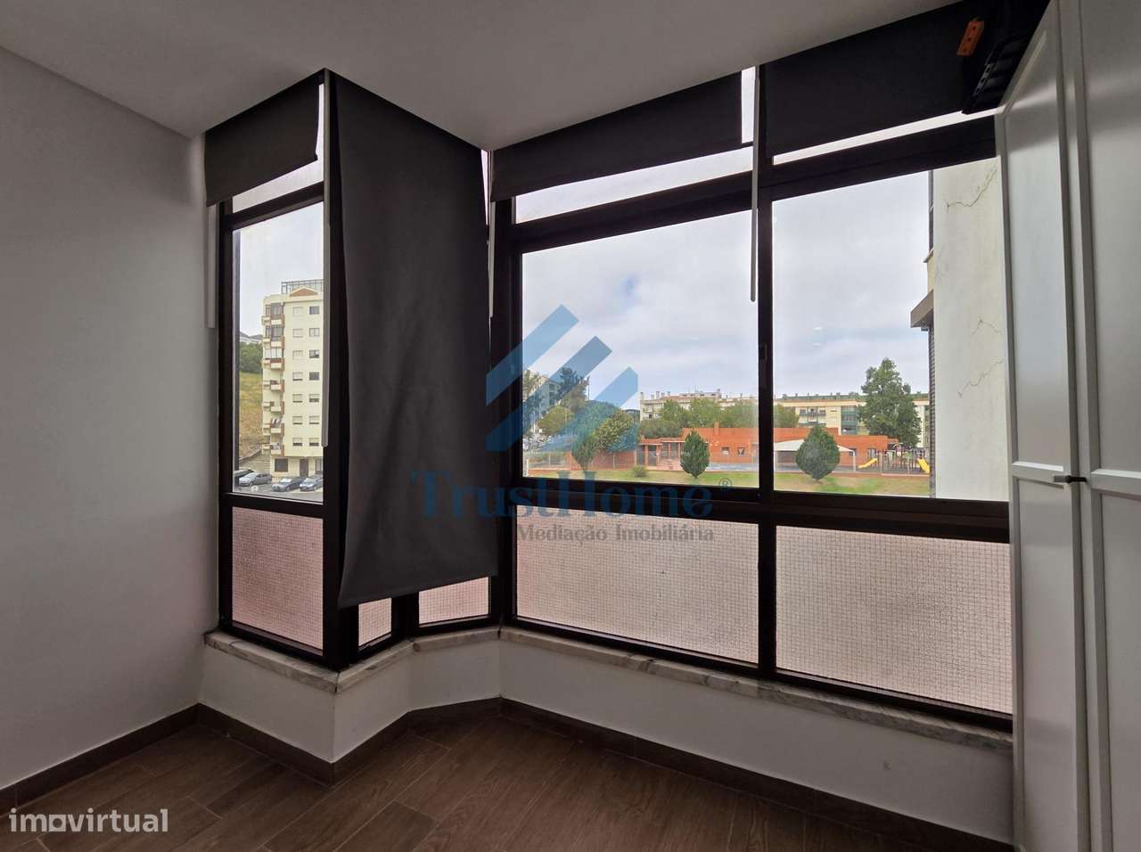T2 na 1ª fase do Casal do Cotão remodelado e vista desafogada-22