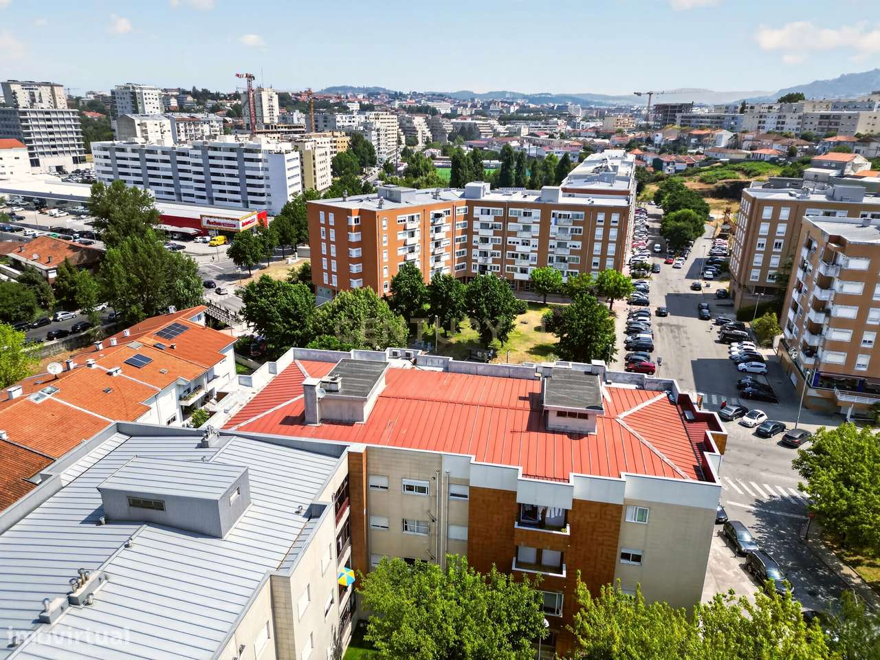 T3+1 com Garagem Fechada e Elevador | Lomar – Braga-21