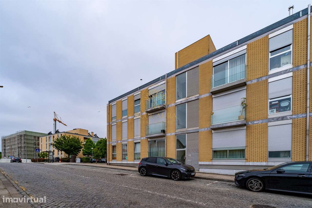T2 Matosinhos, Quinta Seca, com duas boxs fechadas.-24