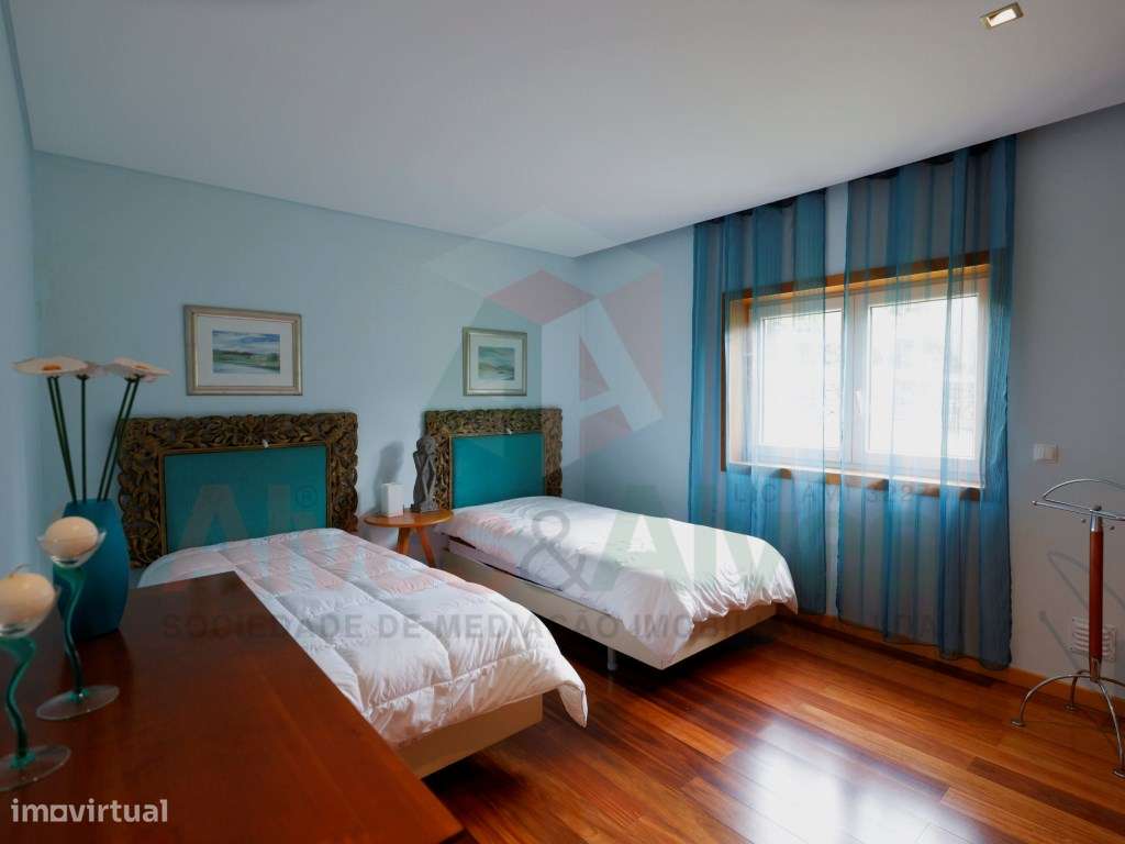 Quintinha com 2 casas -Extraordinária propriedade-18