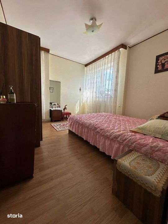 - Apartament 3 camere confort 1, zona Garii, etaj 2 . - Imagine principală: 5/8