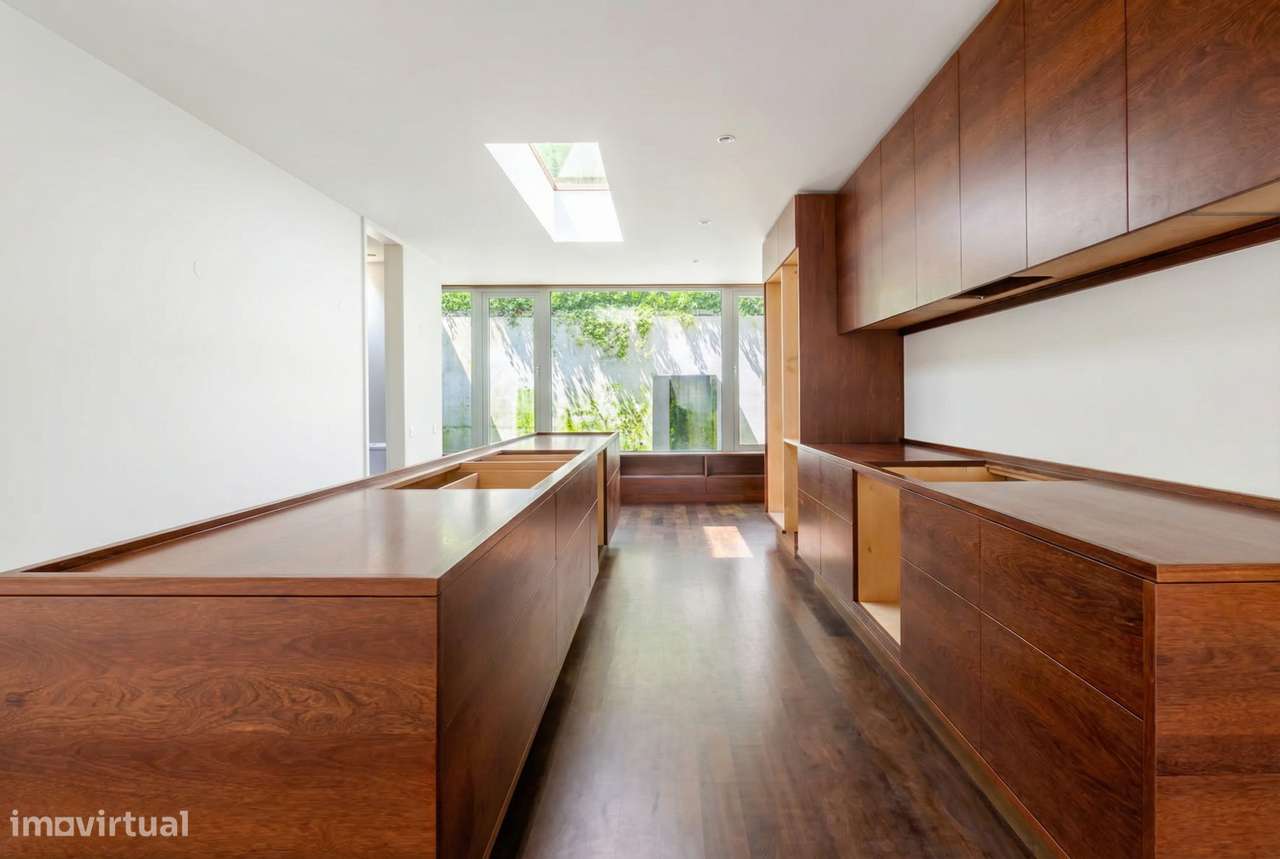 Moradia independente à venda na Foz Velha-10