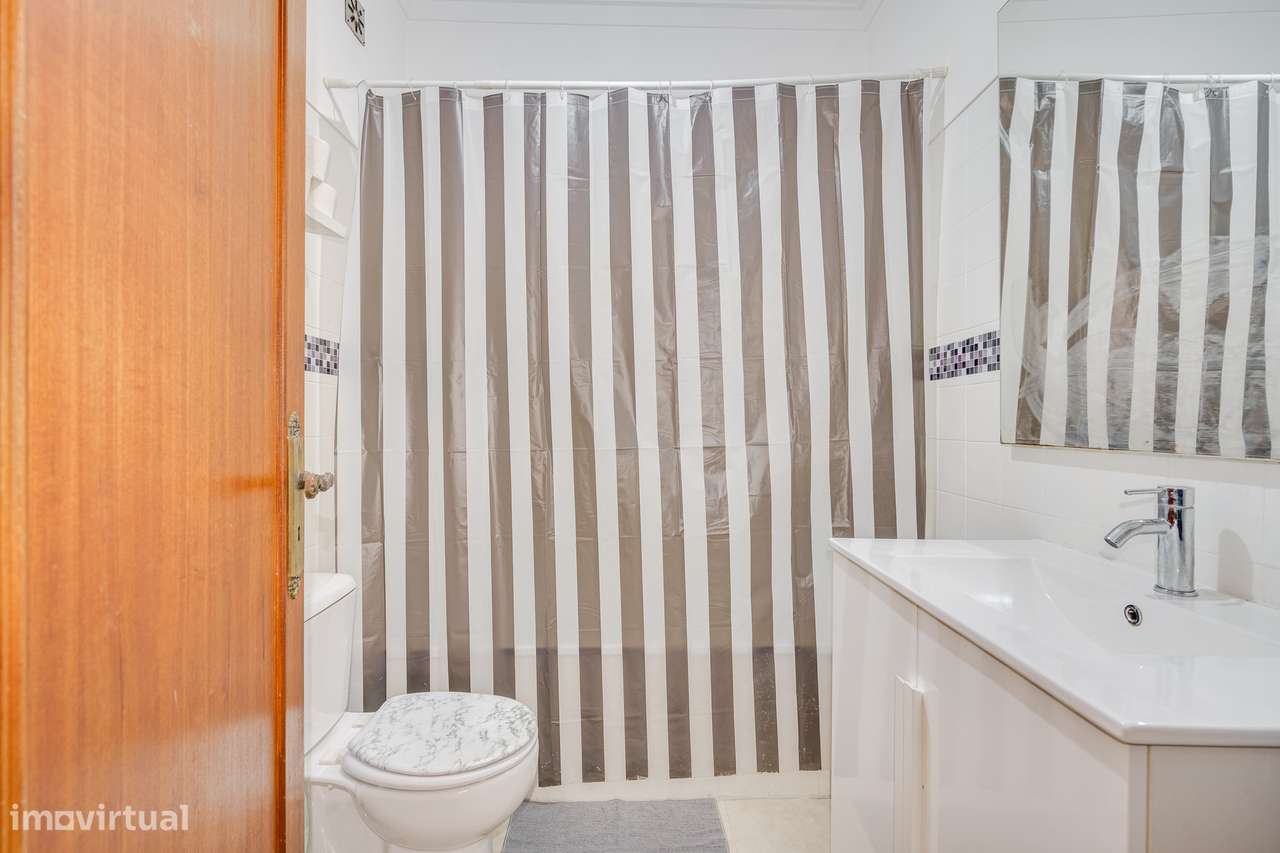 APARTAMENTO T3 | REMODELADO | TERRAÇO 100M2 | COLÉGIO REGGIO EMILIA-12