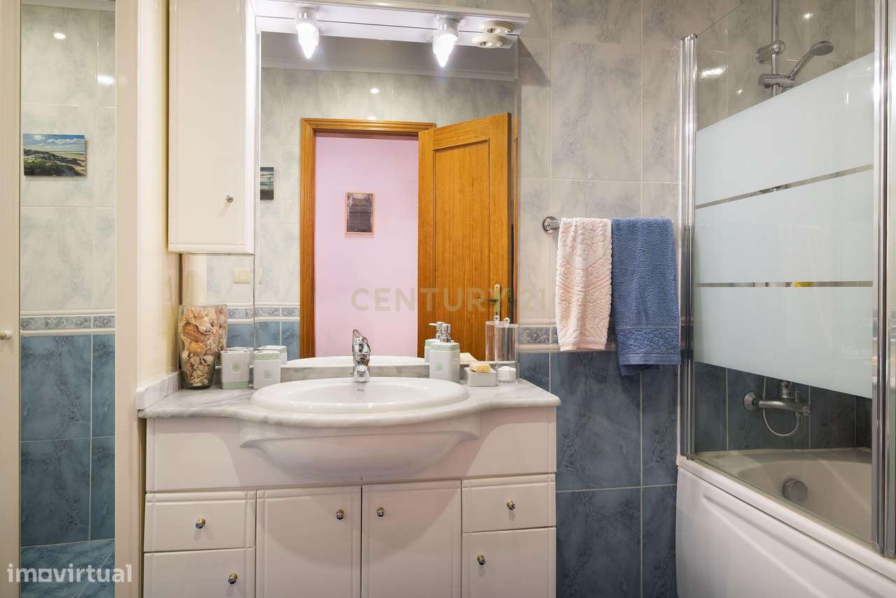 Apartamento T2 – Jardim da Radial, com 2 elevadores e arrecadação-12