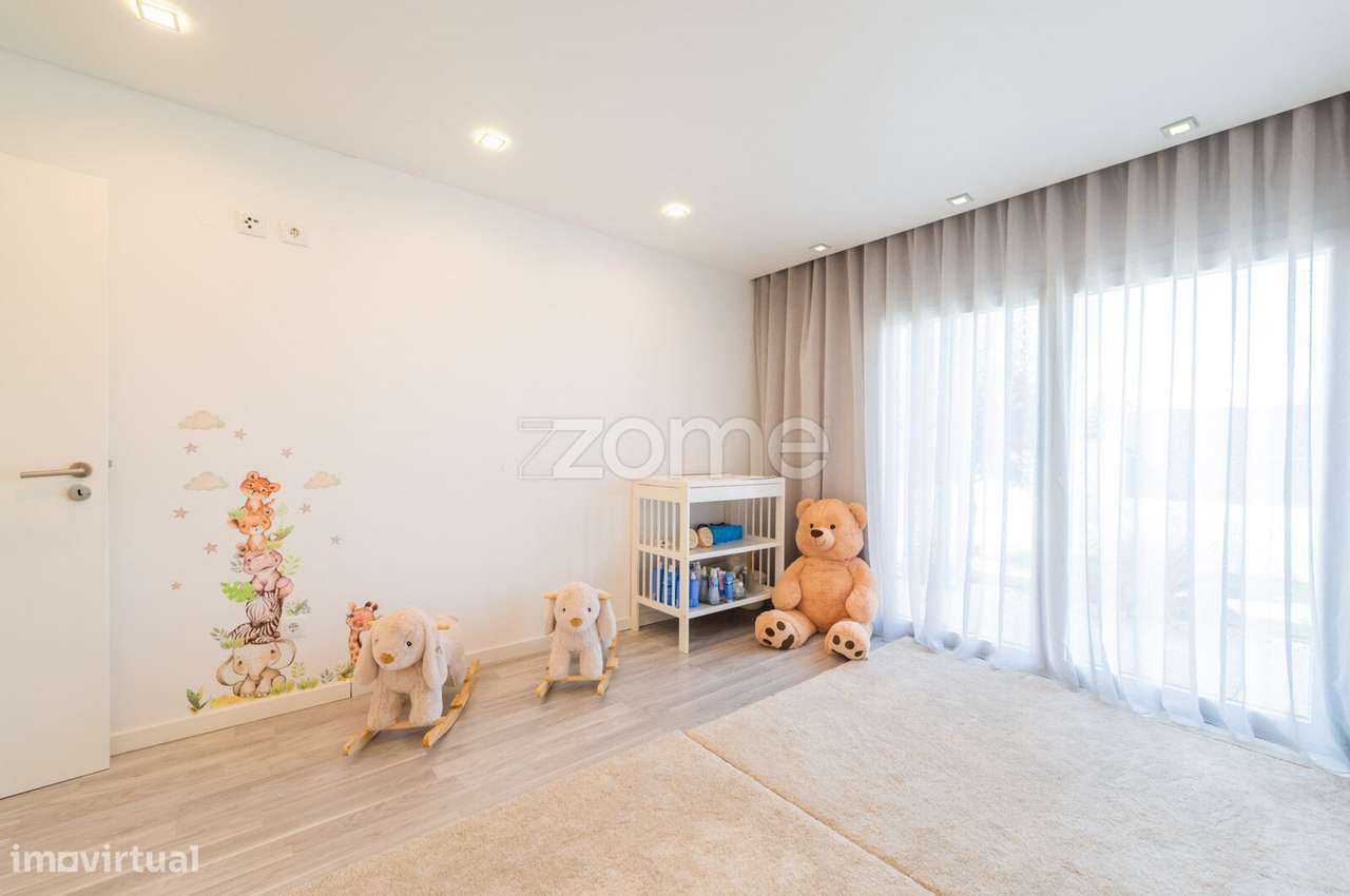 Moradia Térrea T3+1 com Piscina-34