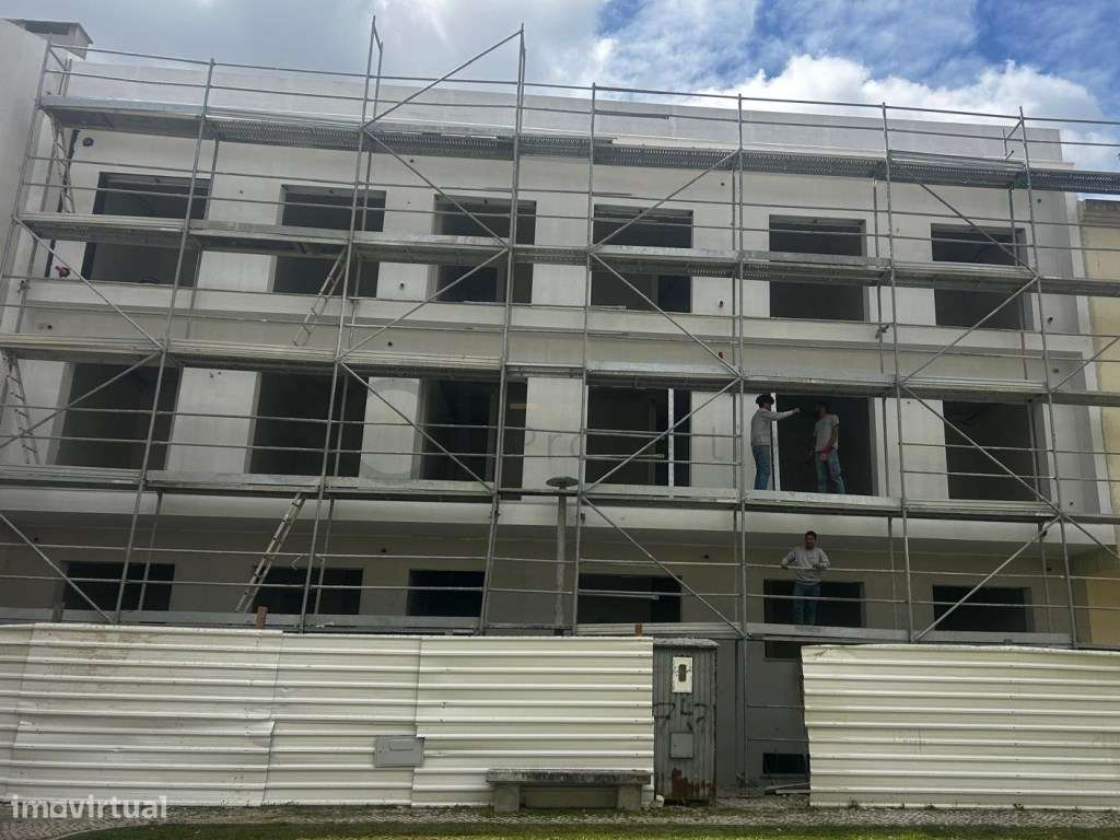 Extraordinário Apartamento T3+1 com amplas áreas em Coina-36