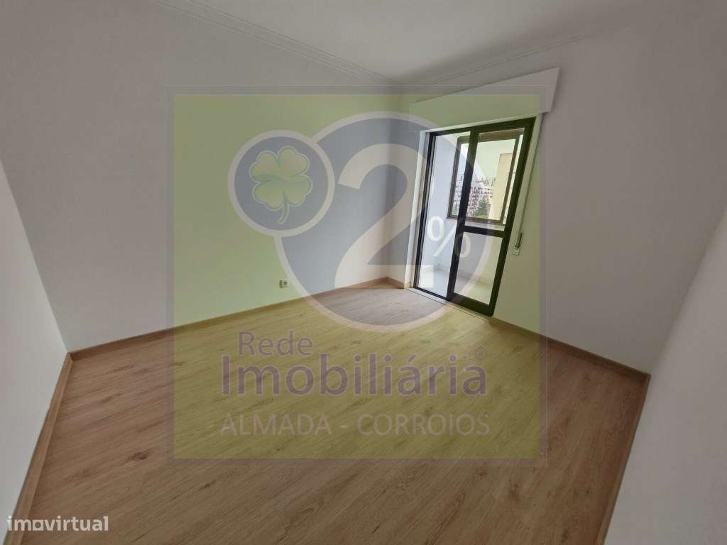 T3 Renovado em Almada, Pronto habitar-13
