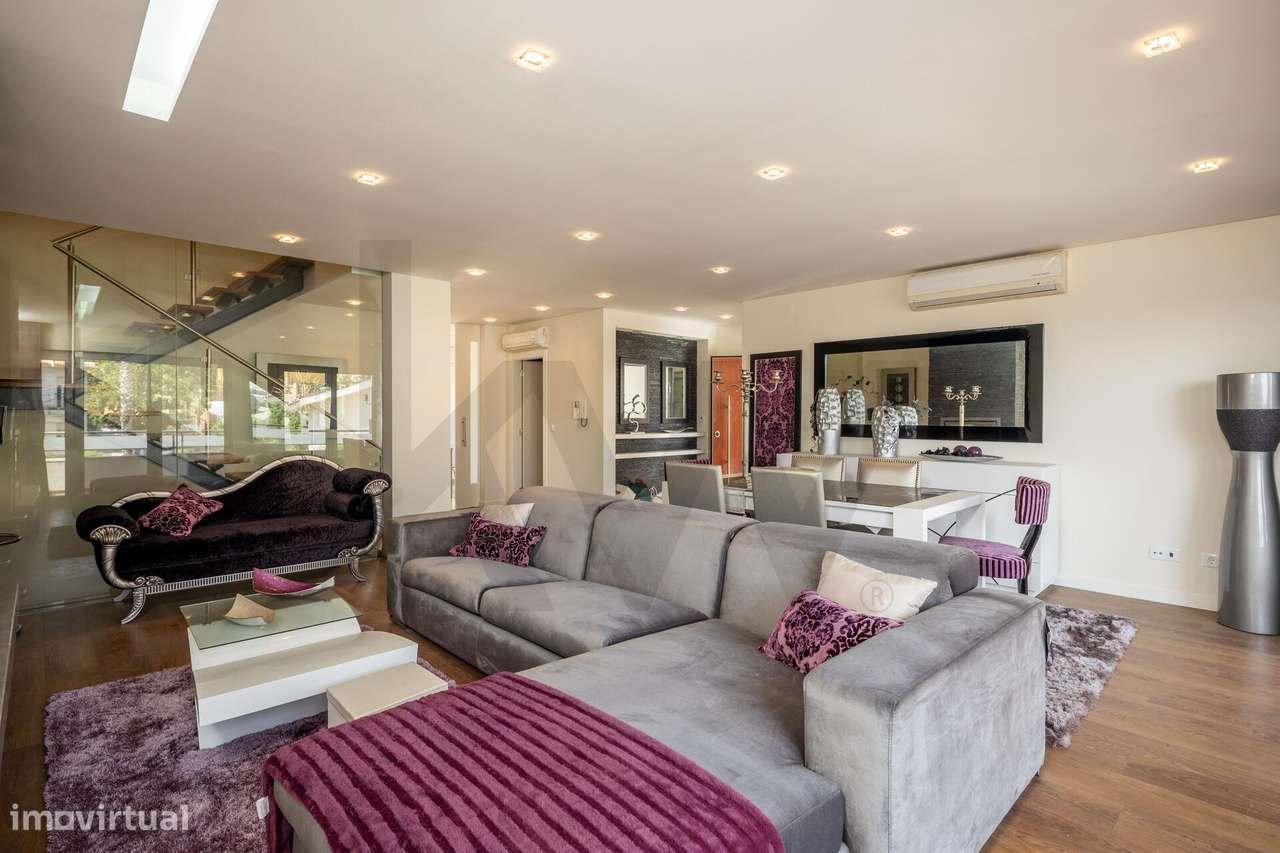 Moradia T3+1 com Vista Mar, Jardim e Piscina – Estoril / Parede - Grande imagem: 4/30