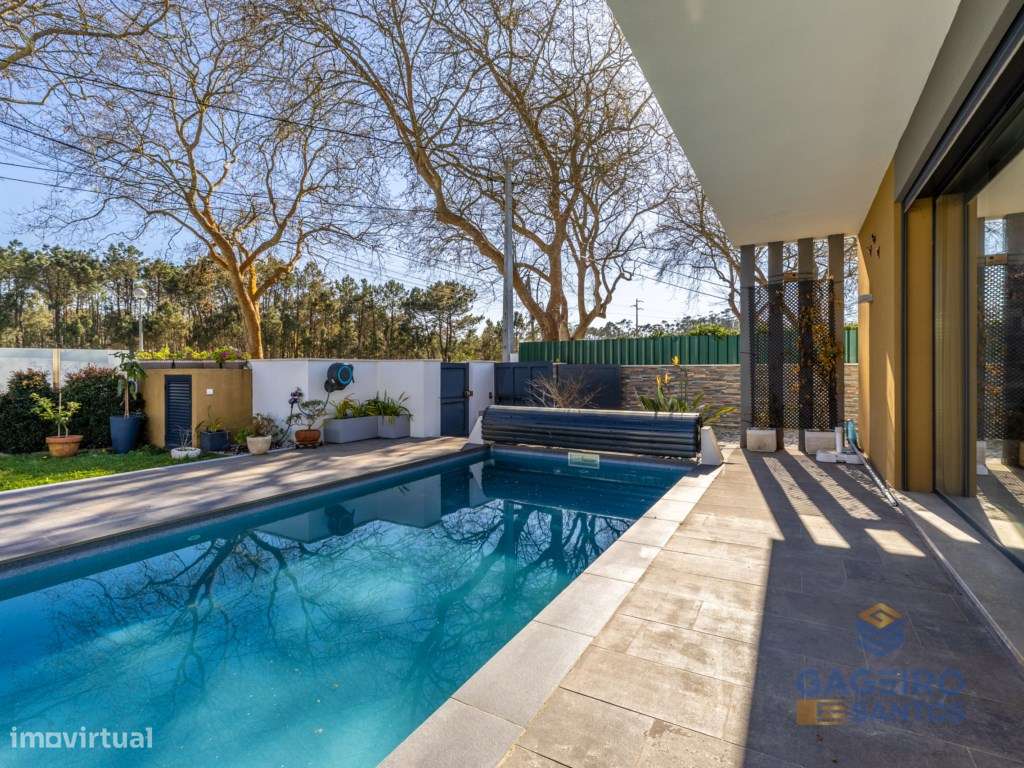 Moradia Térrea T3 Contemporânea com Piscina-55