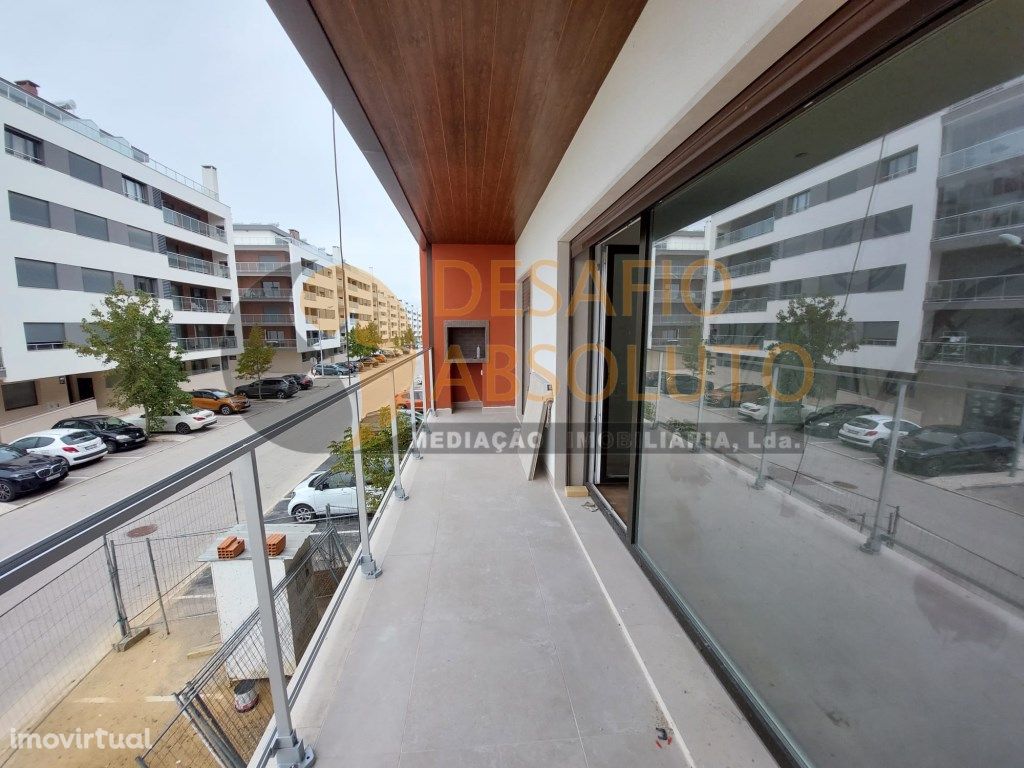 Apartamento T2+2 Duplex NOVO c/Parqueamento - Montijo