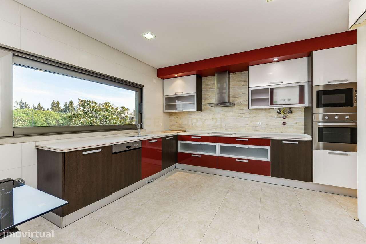 Moradia T3+1 em banda no Montijo, junto à CUF - Grande imagem: 5/60