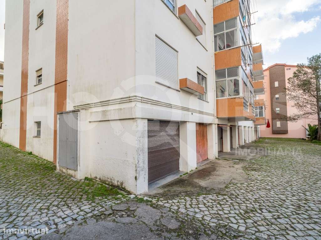 Apartamento T3 | Garagem | Arrumos | Centro Histórico-57