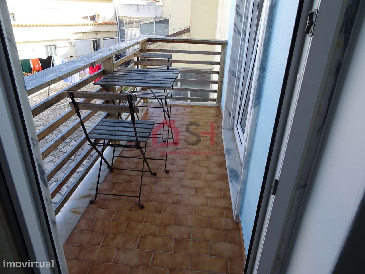 *Prédio com 2 Apartamentos + Loja + Arrecadação – Santa Cruz*-24