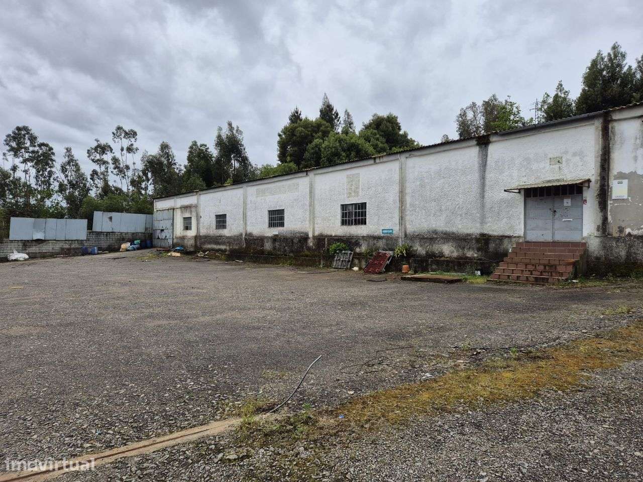 Moradia com Armazem em Santa Maria da Feira-4