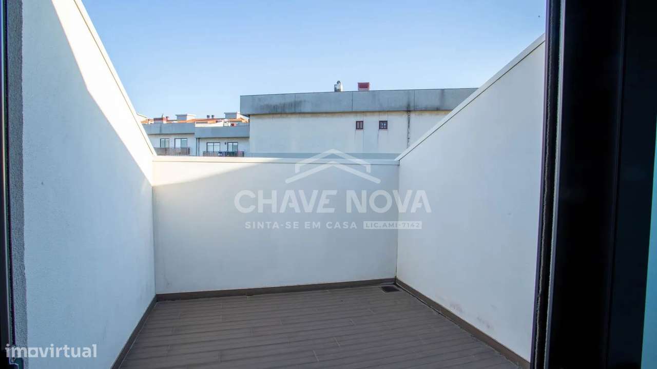 Moradia T3+1 em Canelas-Ref.MAD/02205/MH-12