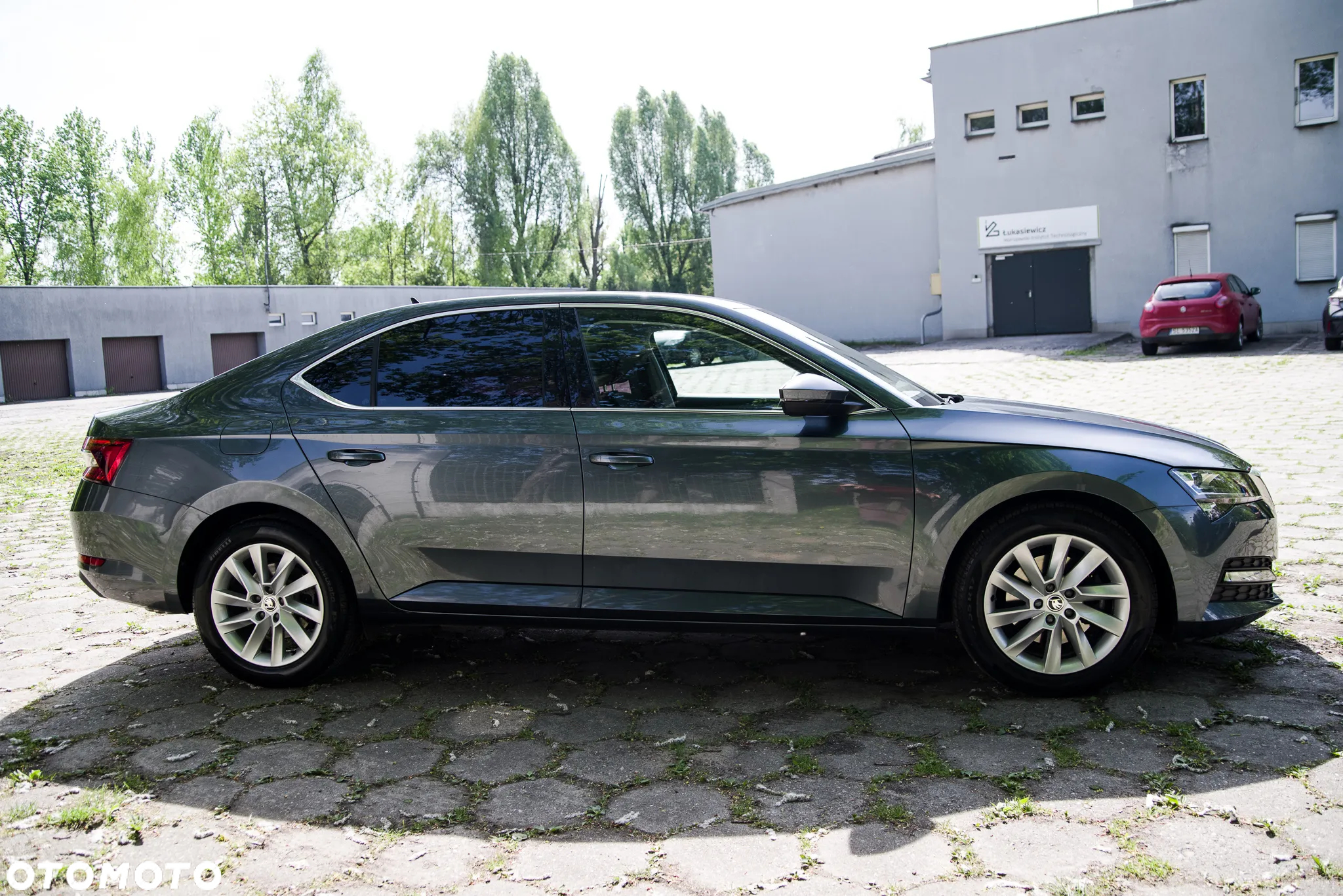 Skoda Superb 2.0 TSI Ambition DSG - 13