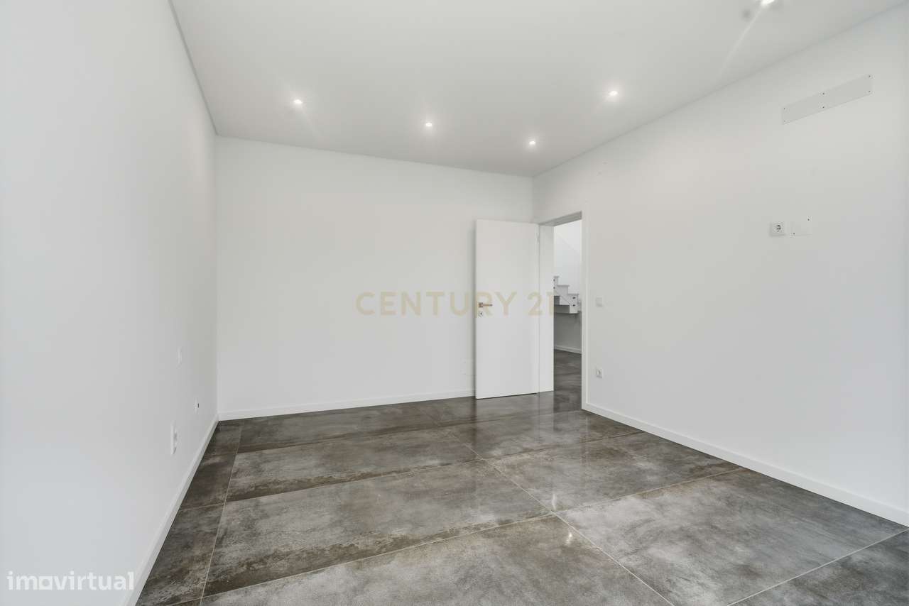 Luxuosa Moradia T4 com Vista Mar em Silveira, Torres Vedras-36