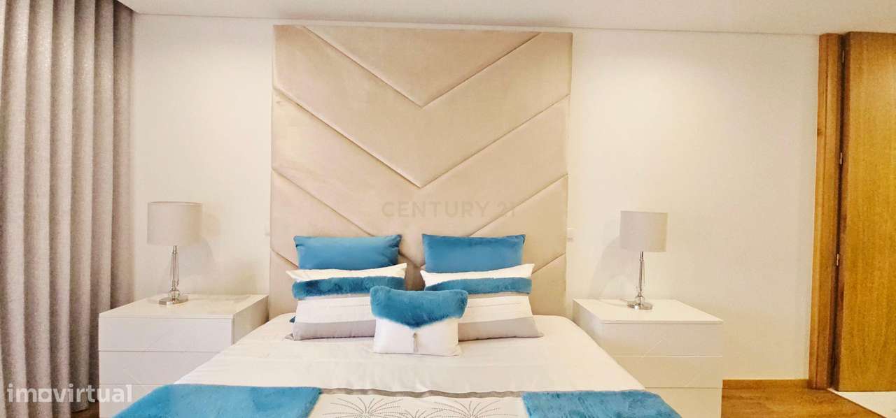 Apartamento T3 de Luxo em Condomínio Fechado com Piscina-18