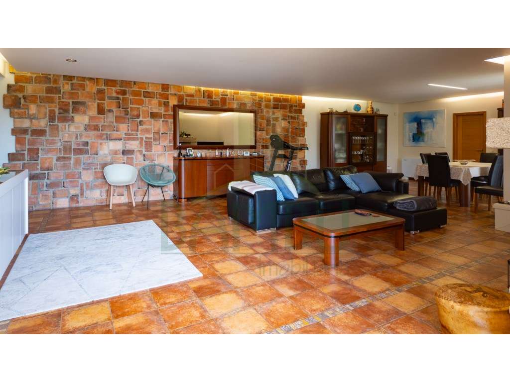 Moradia T4 térrea, com piscina, para venda em Vilar de Mouros.-16