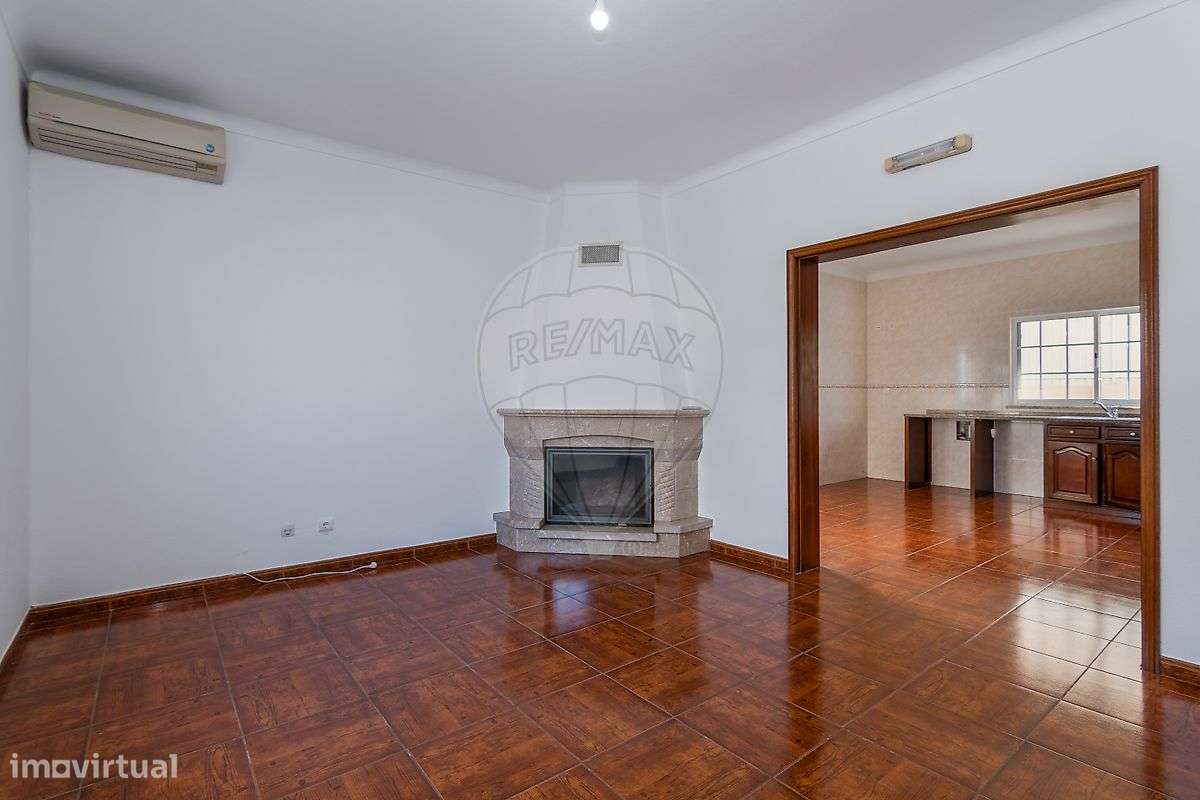 Moradia isolada T2+2 para venda na Quinta do Conde-9