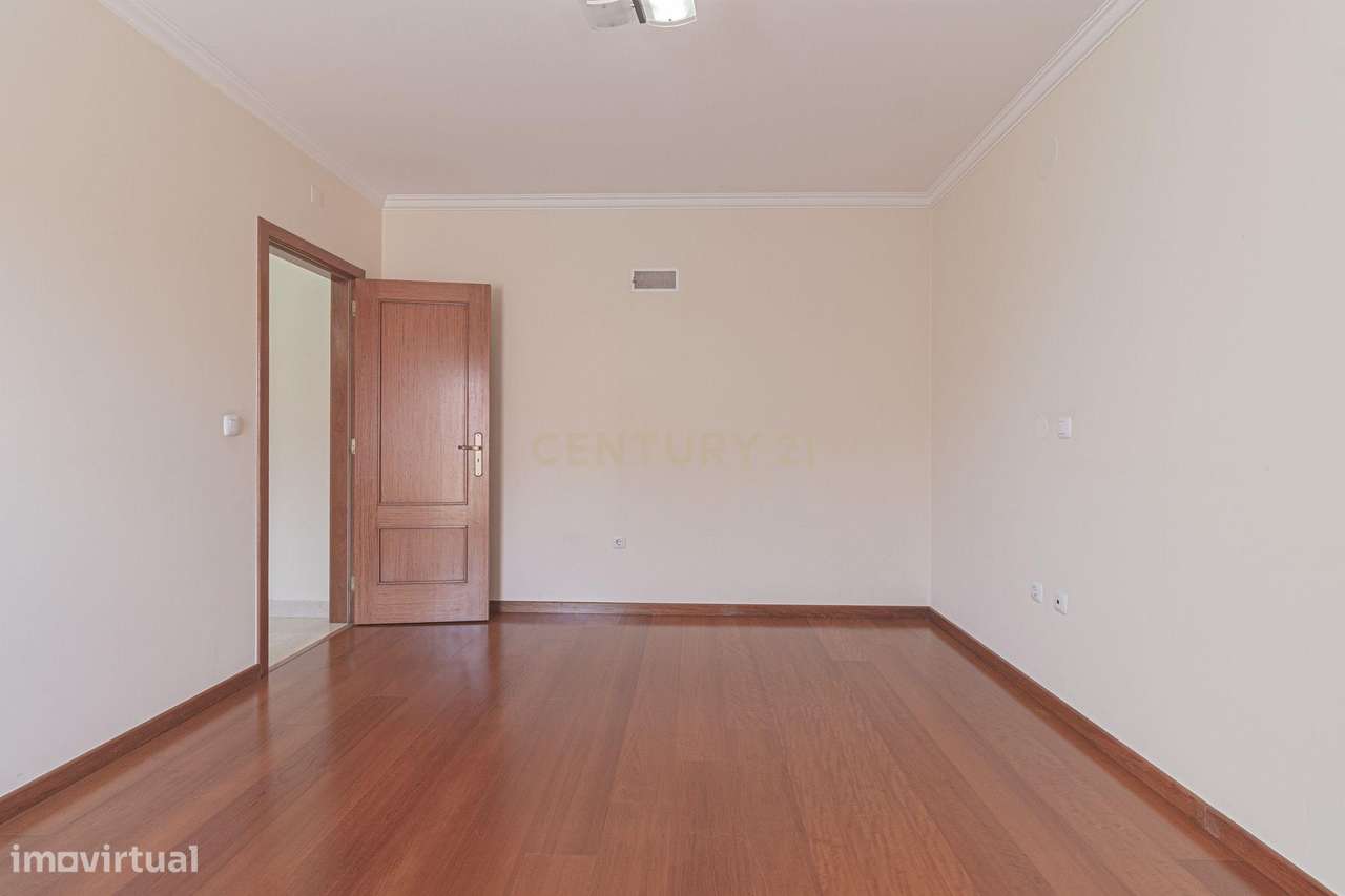 Apartamento T2 em Mafra — Luminoso, Espaçoso e Pronto a Viver-29
