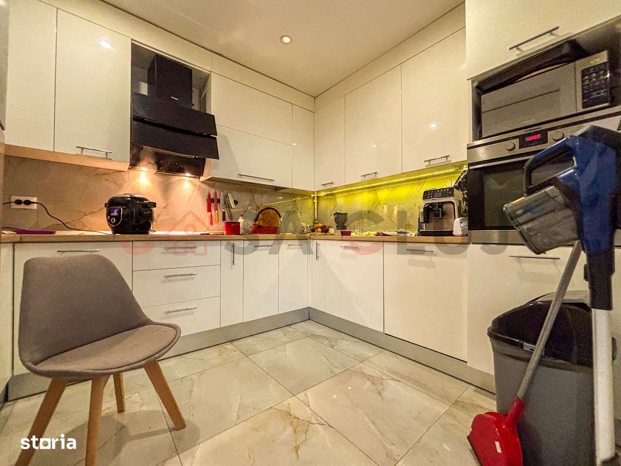 Modern | 2 bai | Bloc Nou  -  Zona Revo Iris-5