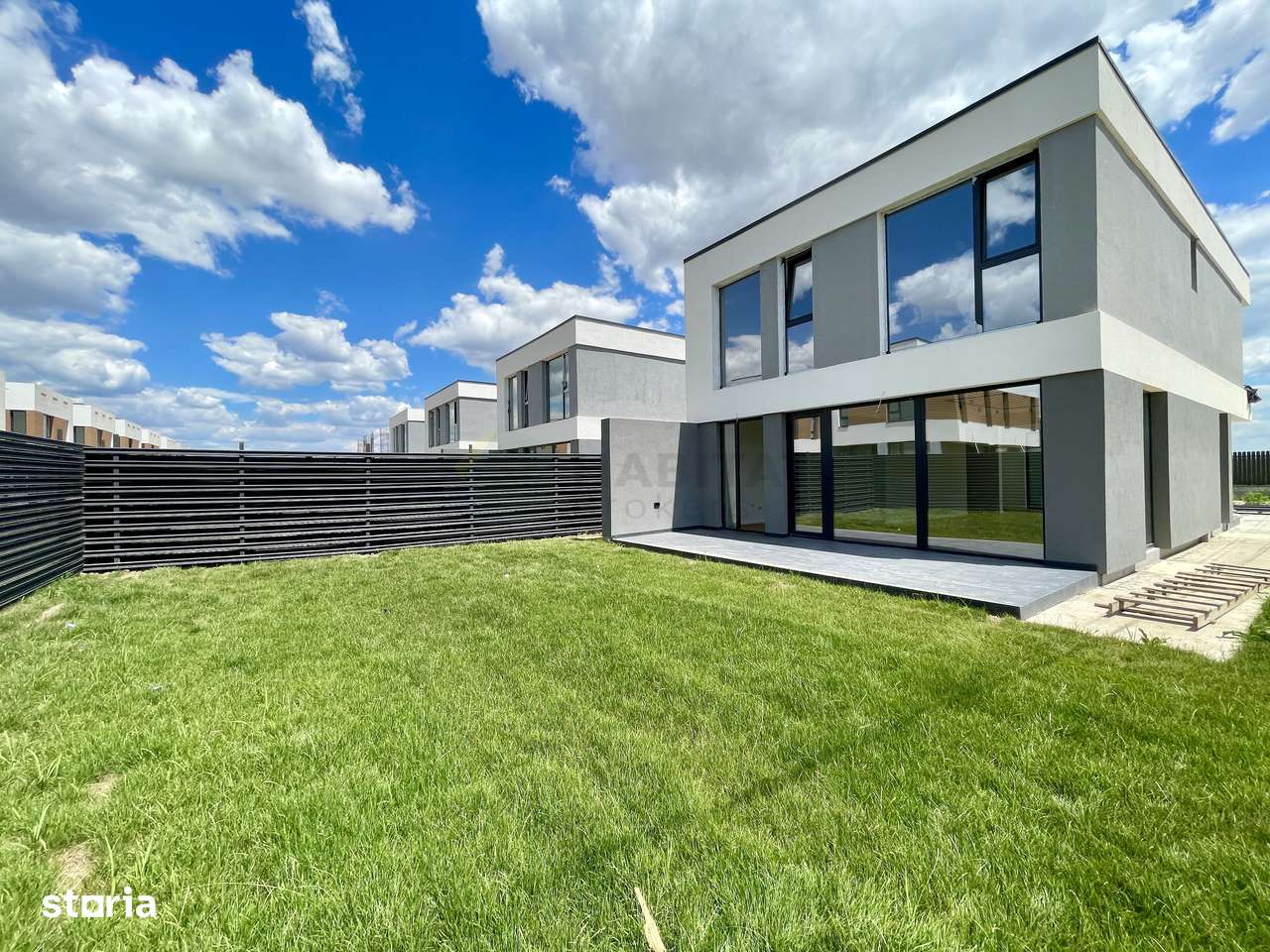 Vila Individuala 5 camere Tunari - Imagine principală: 1/20