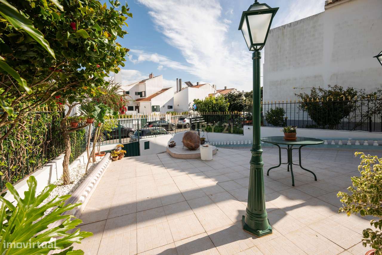 Moradia T4+1 para venda em Queijas.-26