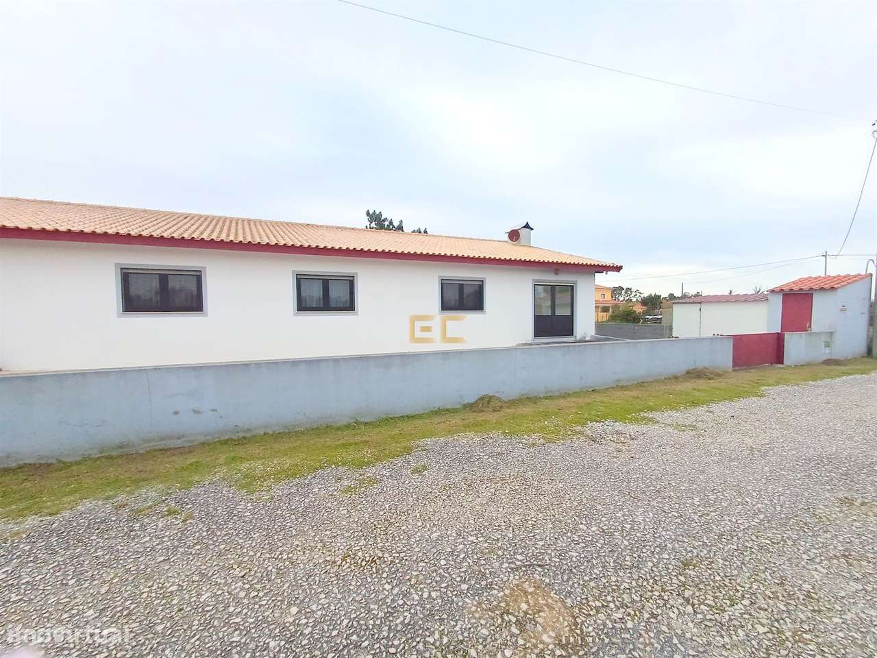 Moradia T3, com piscina e terreno - Bom Sucesso!-1