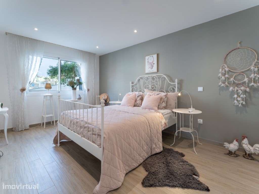 Apartamento T4 com Vista Mar, Terraço e Garagem na Nazaré-12