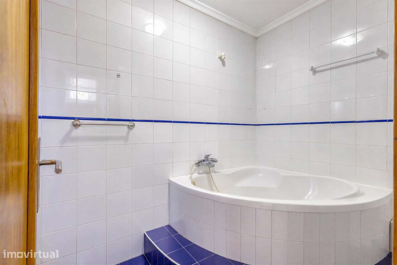 Apartamento T3 com 2 Frentes, Varandas em Vila do Conde-17