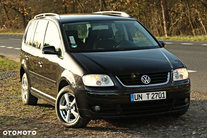 Volkswagen Touran 2.0 FSI Highline - 3