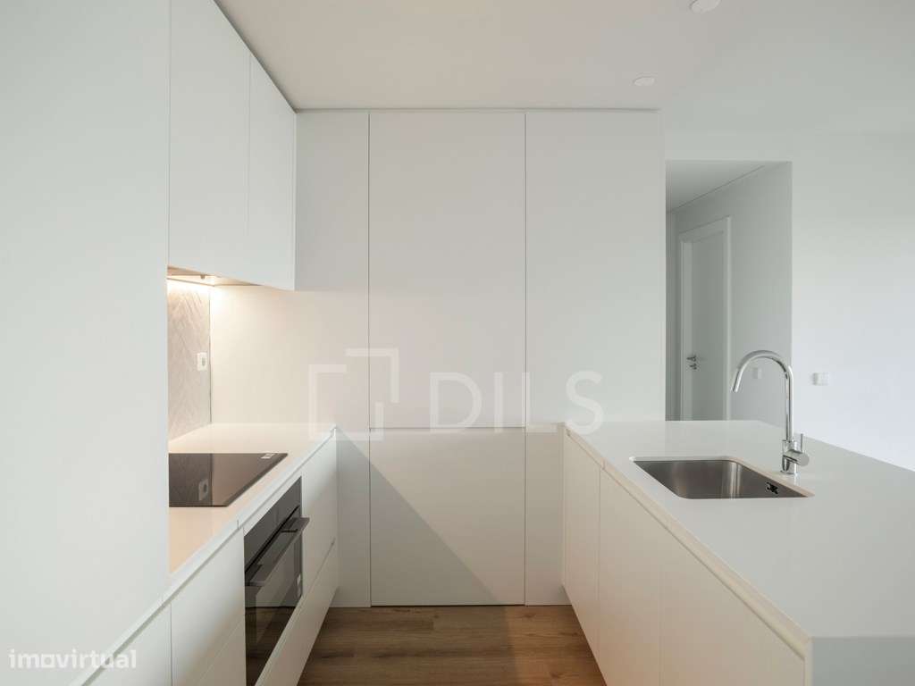 Apartamento T2 novo, com varanda e estacionamento, em Miraflores - Grande imagem: 4/20