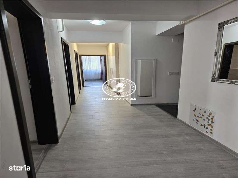 Apartament 3 camere de vanzare Bucium - Imagine principală: 3/5