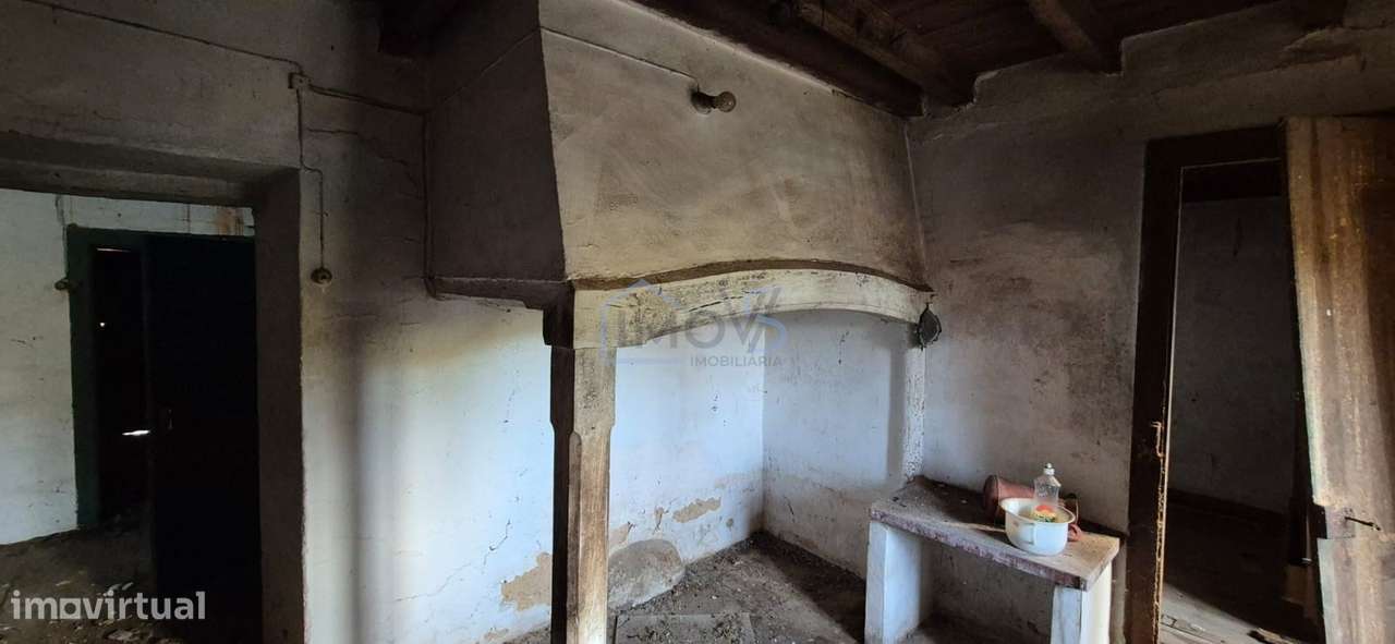 Moradia T2 para Recuperar com Terreno de 4.080 m² | Ferreira do Zêzere-11