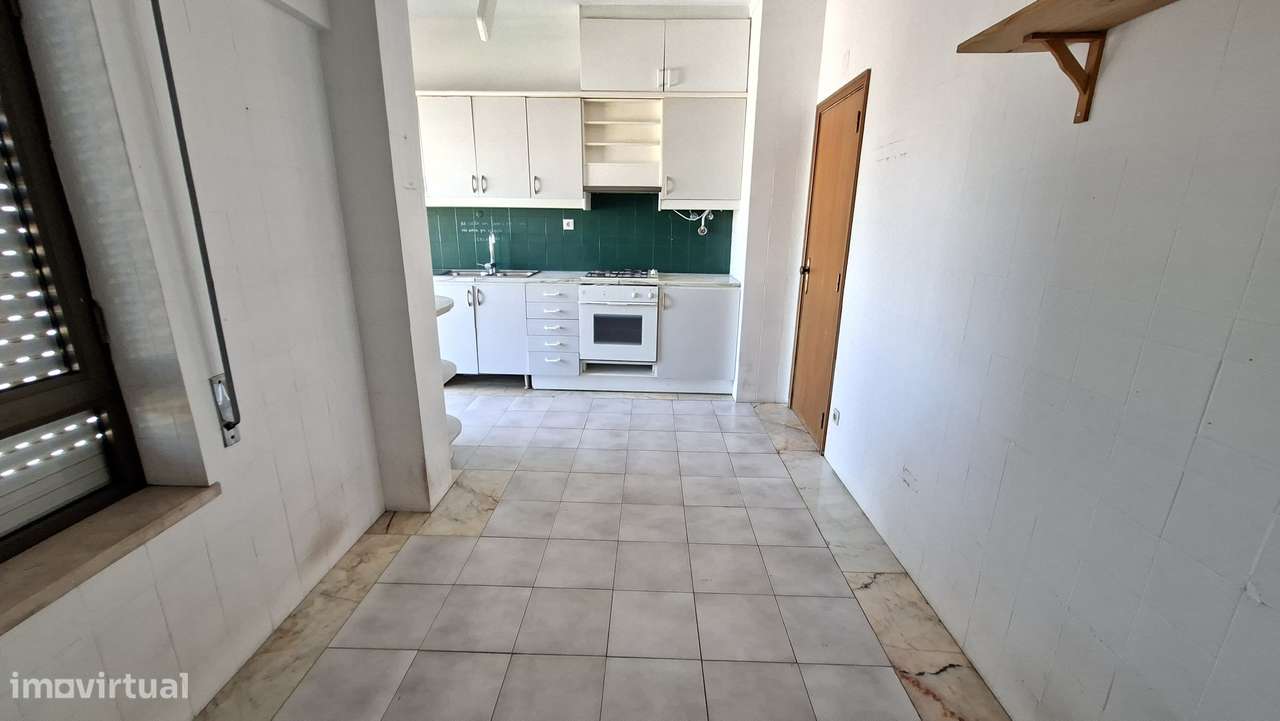 Apartamento T3 com 145m² no centro de Setubal-9