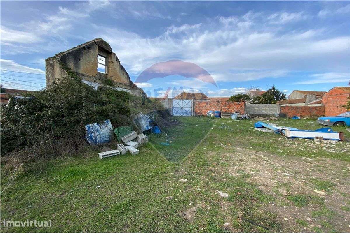 Moradia para recuperar - Grande imagem: 2/6