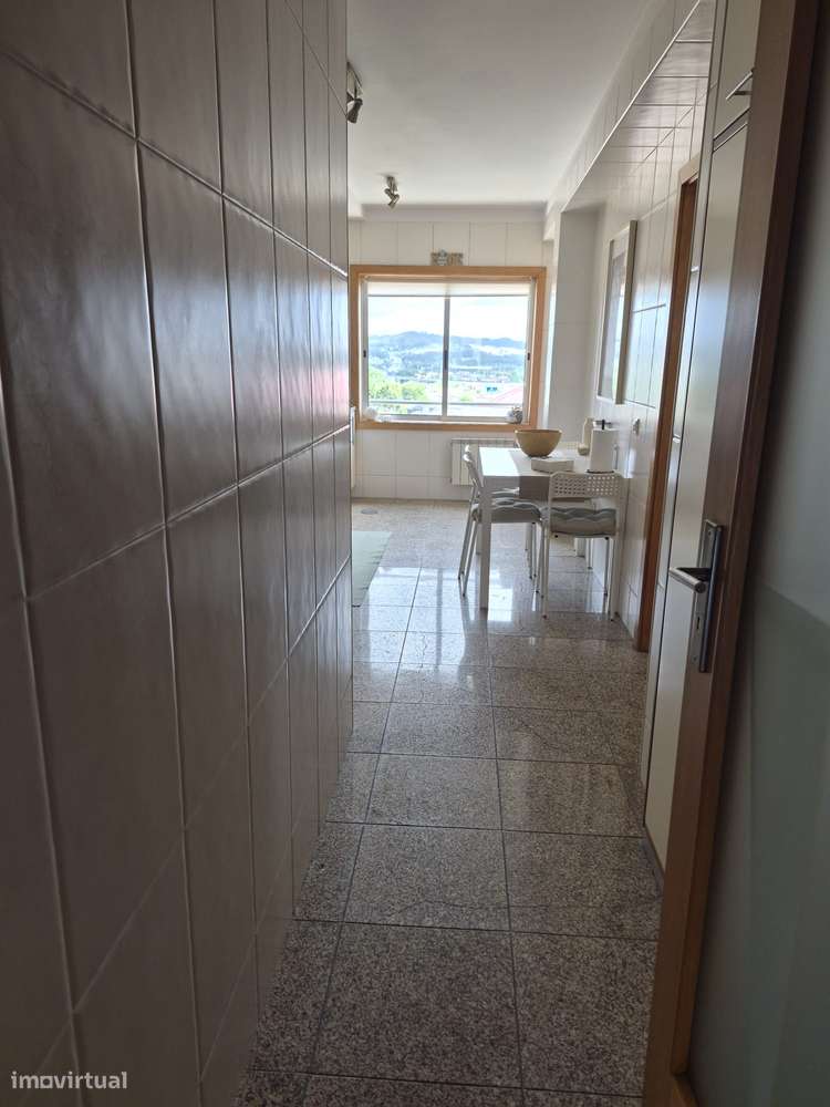 Comprar Excepcional Apartamento T2+1/ 3frentes Águas Santas-16