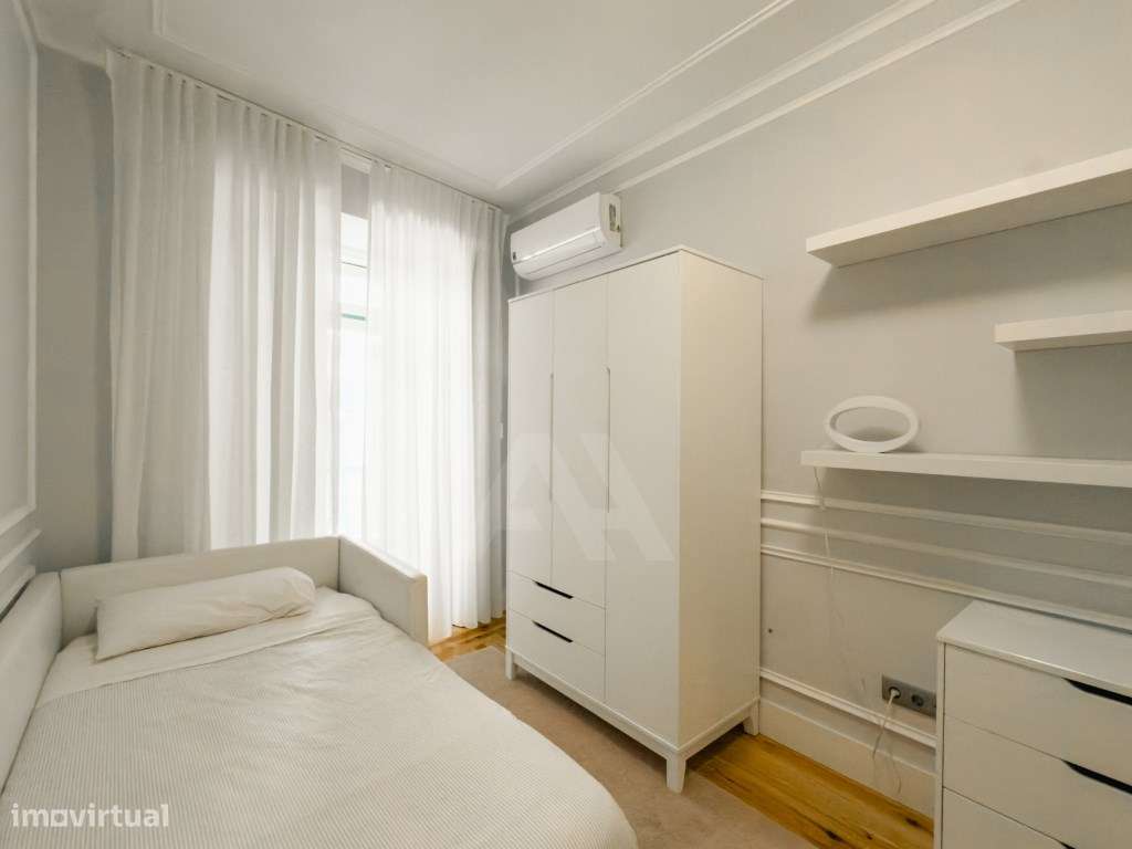 Apartamento T2 Totalmente Renovado e Mobilado em Lisboa-18