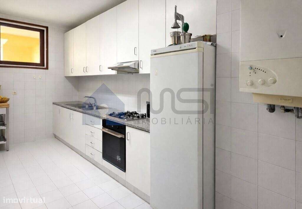 T3 Duplex Luminoso a 5 minutos da Praia – Leça da Palmeira-8