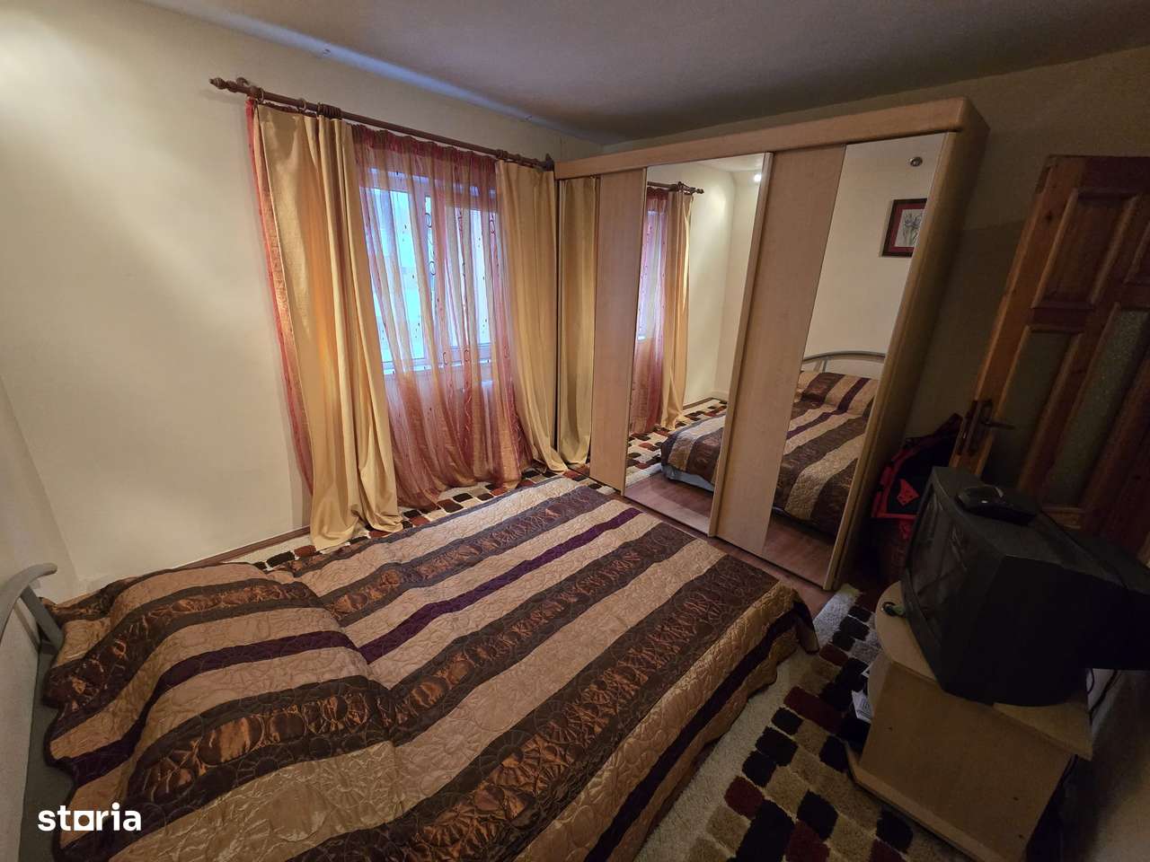 Reșița, apartament 4 camere, 98 mp, etj. 2, Govândari, zona Micro IV-8