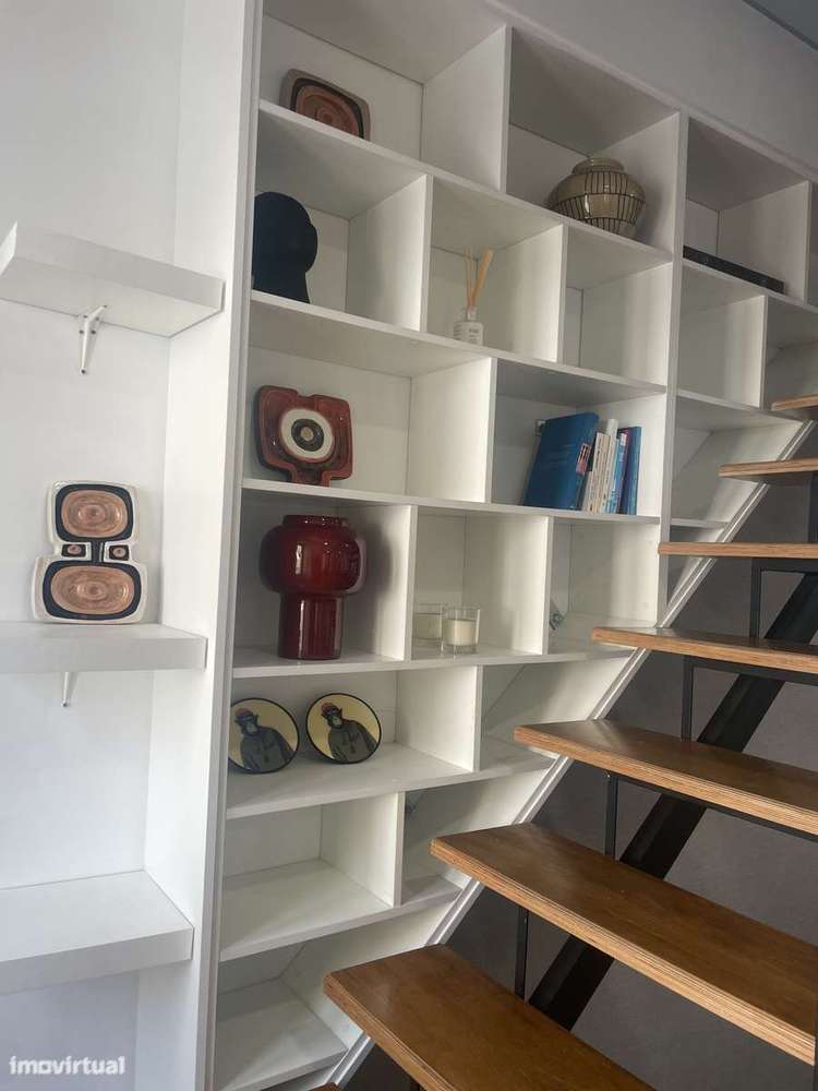 Moradia T3 com terraço e sótão em arrendamento - Grande imagem: 5/27