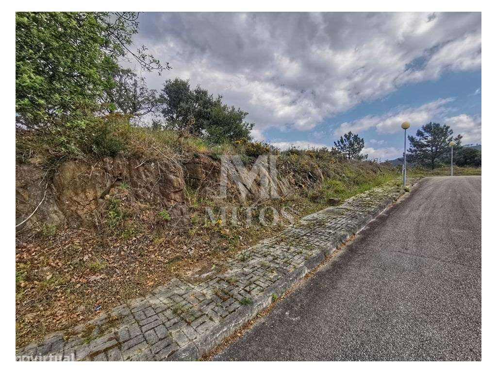 Excelente lote de construção para moradia geminada, para venda, em ... - Grande imagem: 1/5