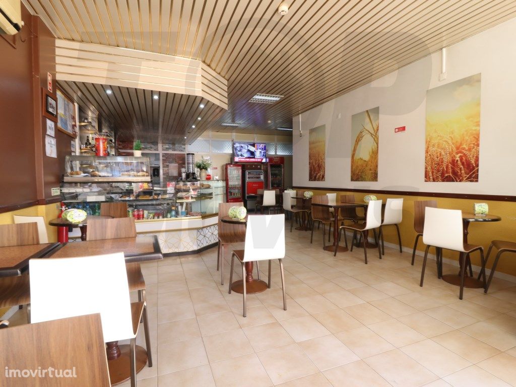 Café Pastelaria - Esplanada - Samora Correia - 280.000€