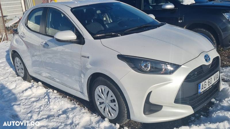 Toyota Yaris 1.5 VVT-i HSD Active - 1