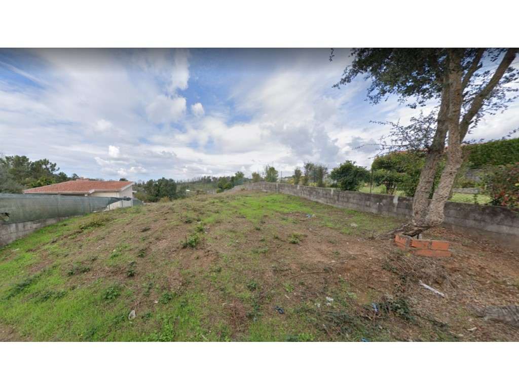 Vende-se Terreno em Lever com projeto aprovado para moradia de 4 fr... - Grande imagem: 5/13