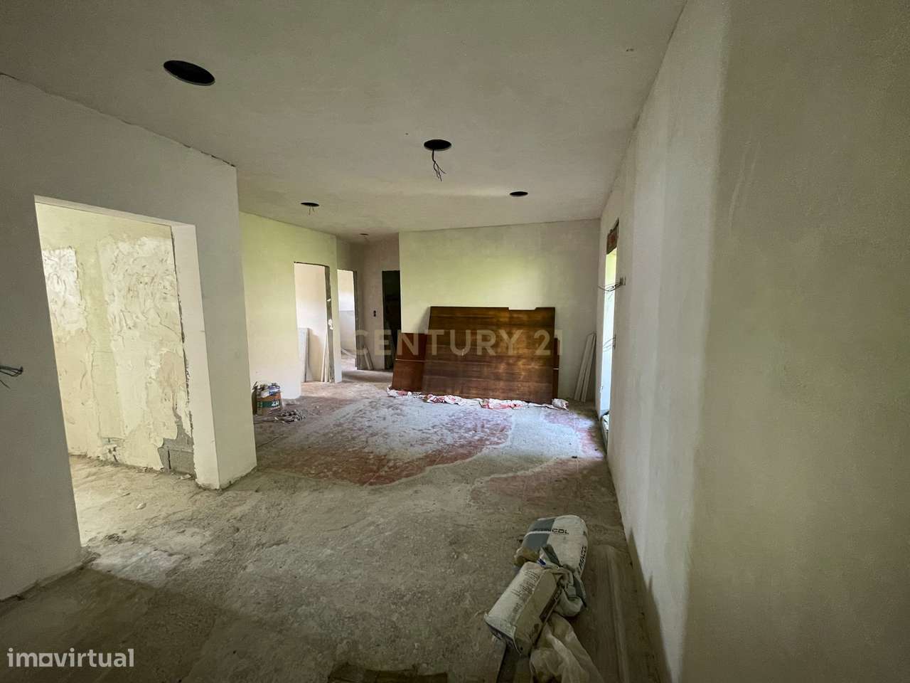 Casa para restauro em Duas Igrejas / Paredes-17