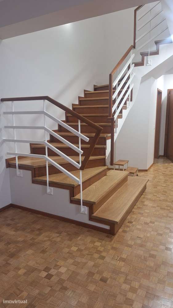 Apartamento T3 Duplex Renovado com Garagem | Ribeira Brava, Madeira-4