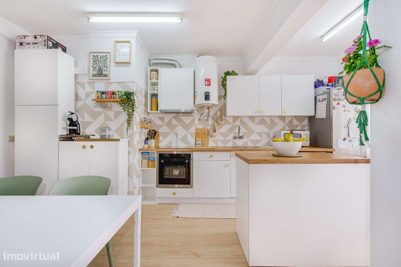 APARTAMENTO T3 | REMODELADO | TERRAÇO 100M2 | COLÉGIO REGGIO EMILIA-0
