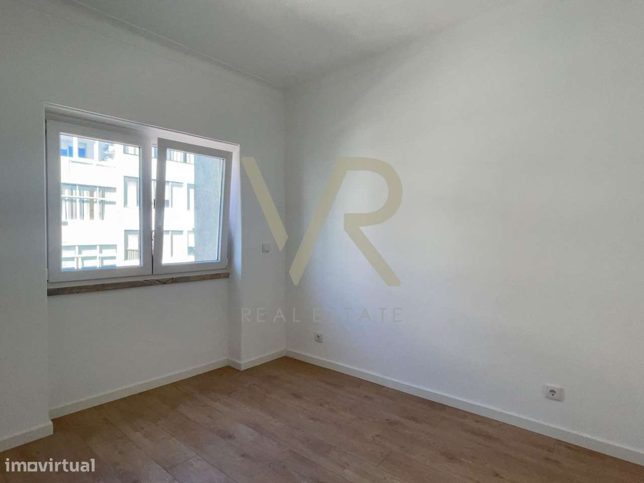 Apartamento T2 no centro de Almada-9